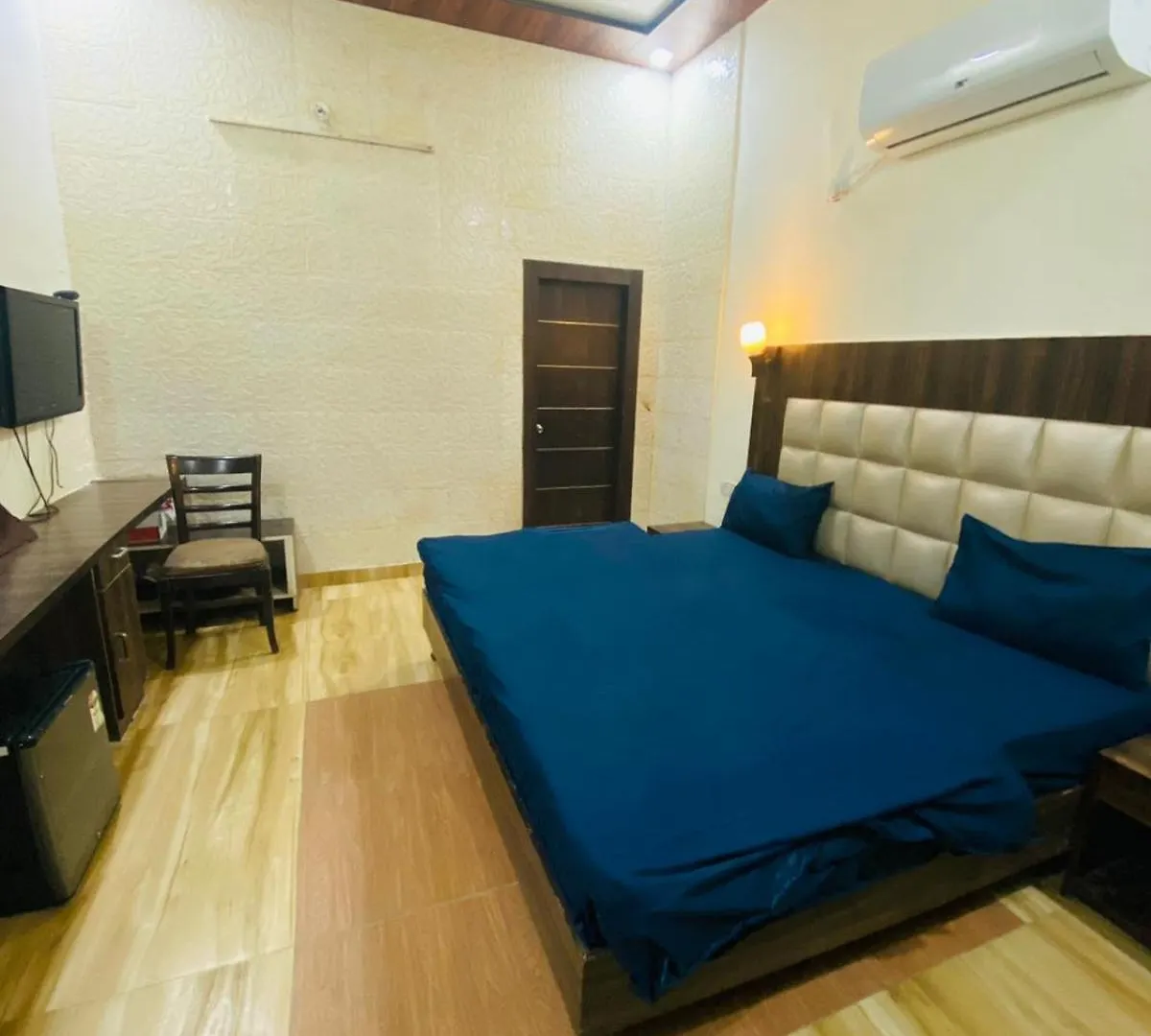 Hotel Prime Star Ac Family Room Agra   Agra (Uttar Pradesh)