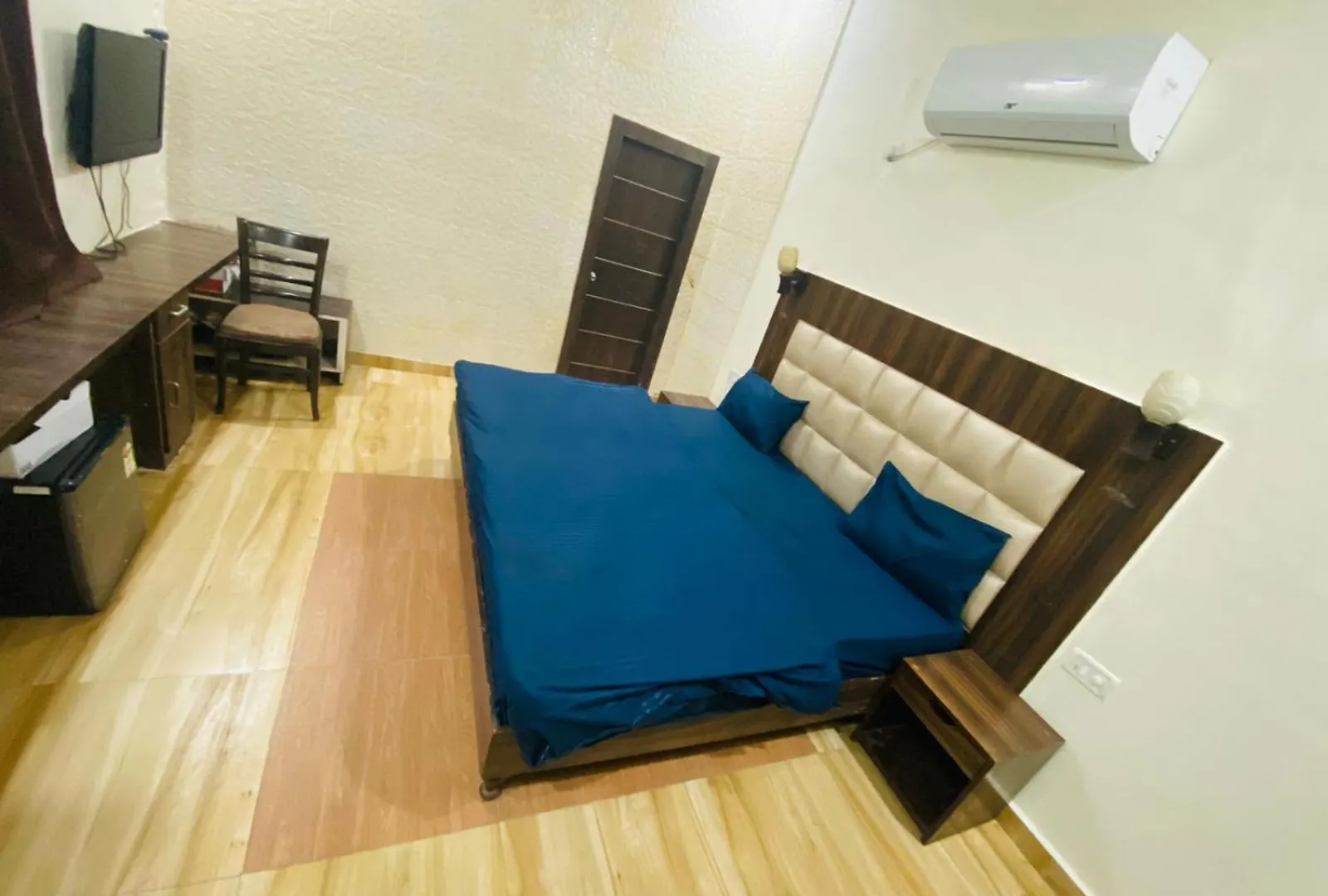 Hotel Prime Star Ac Family Room Агра 3*,  Индия
