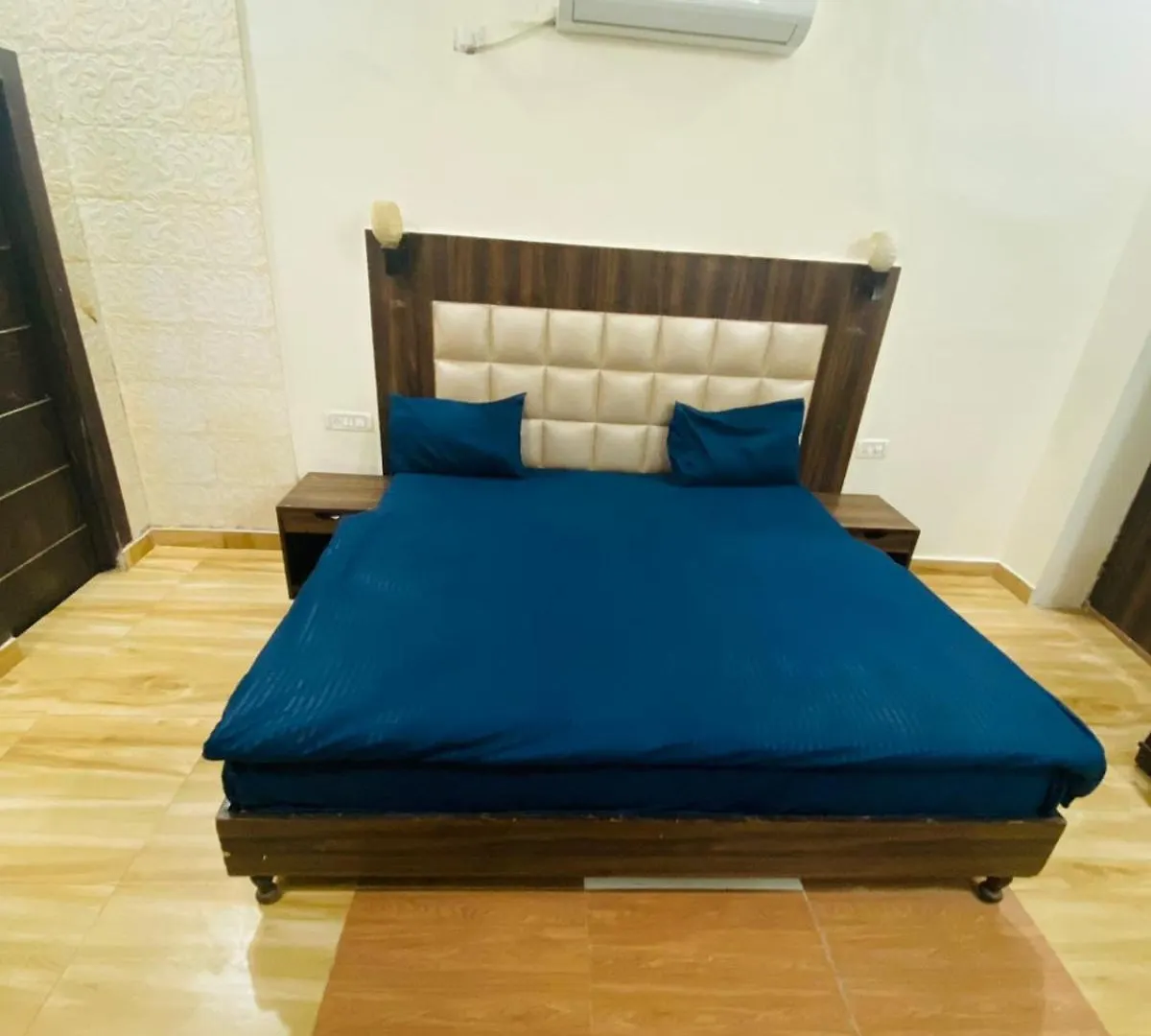 Hotel Prime Star Ac Family Room Агра