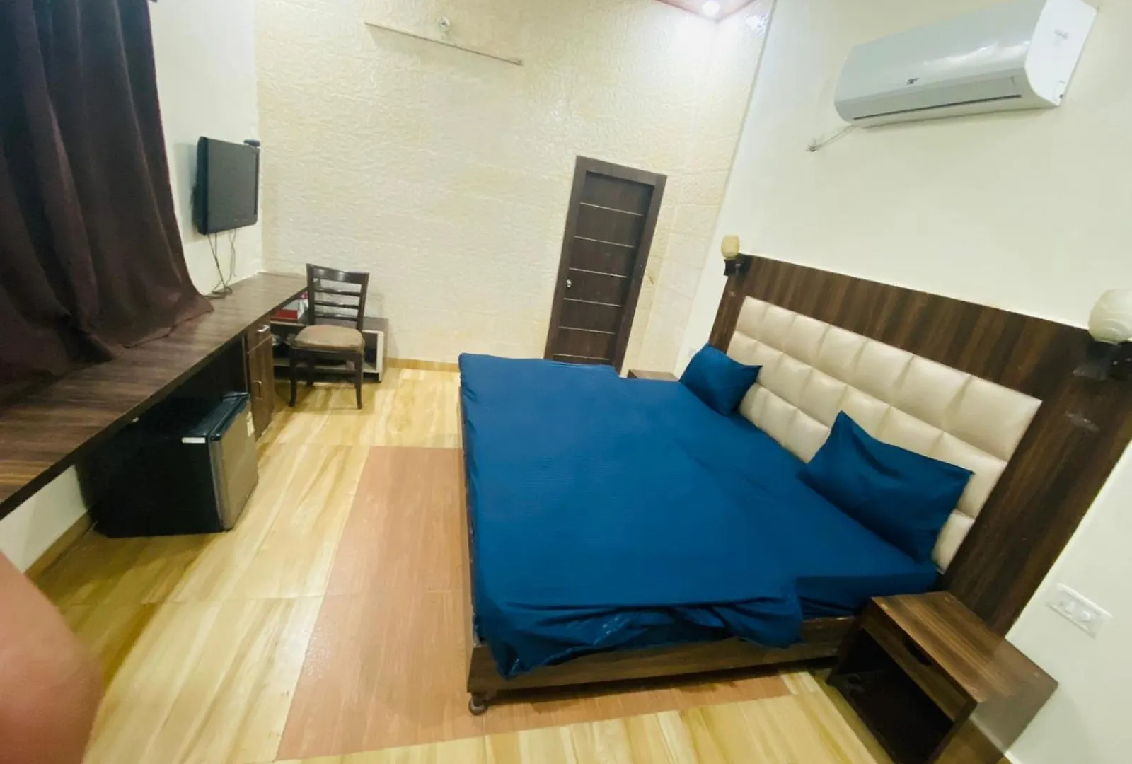 Hotel Prime Star Ac Family Room Агра